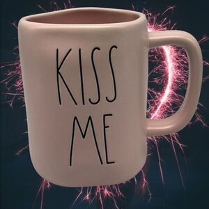 Rae Dunn Kiss Me Mug
